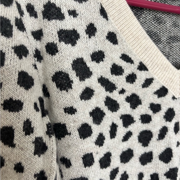 LOFT Black and White V-Neck Sweater - Picture 6 of 7